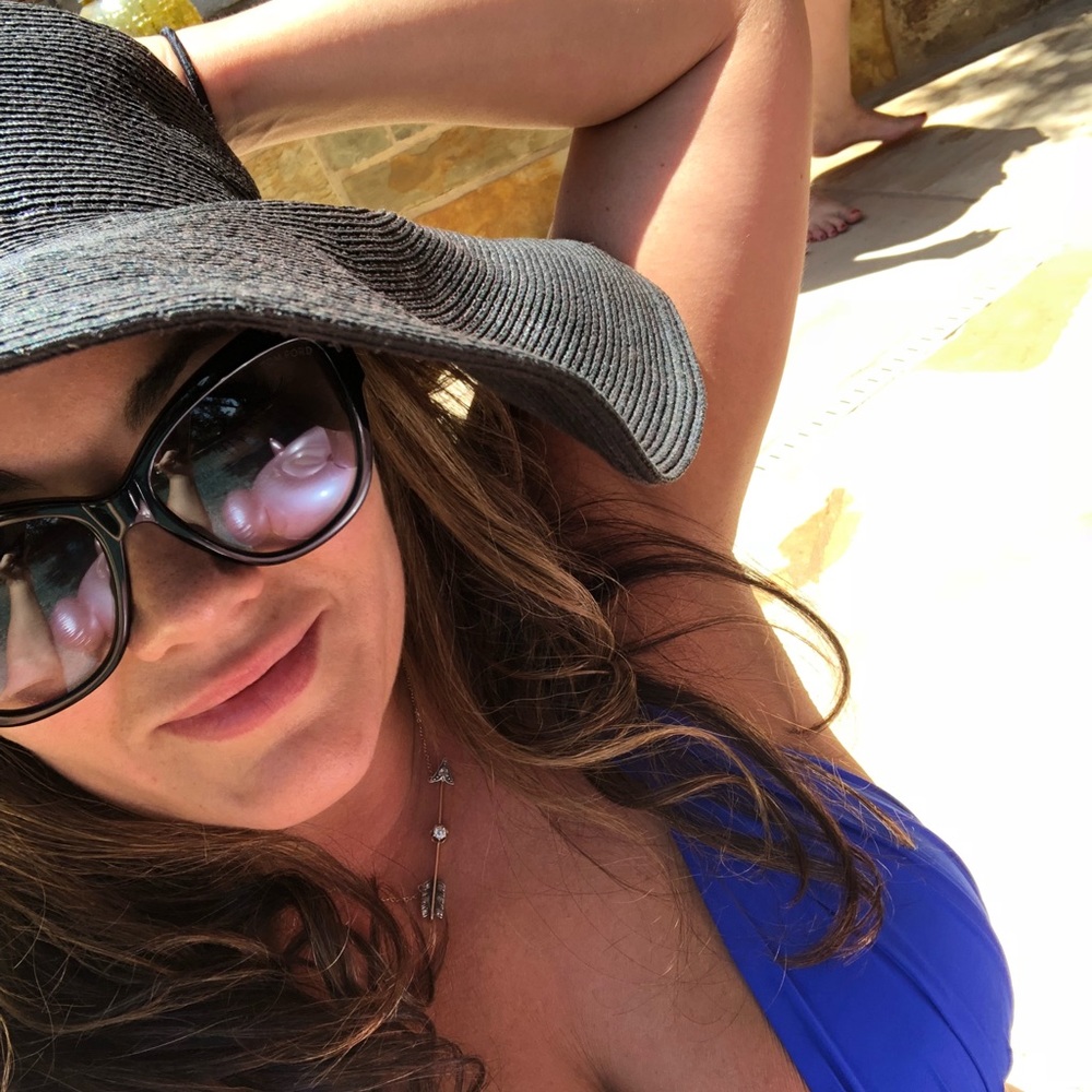 Meet your Posher, Carolyn